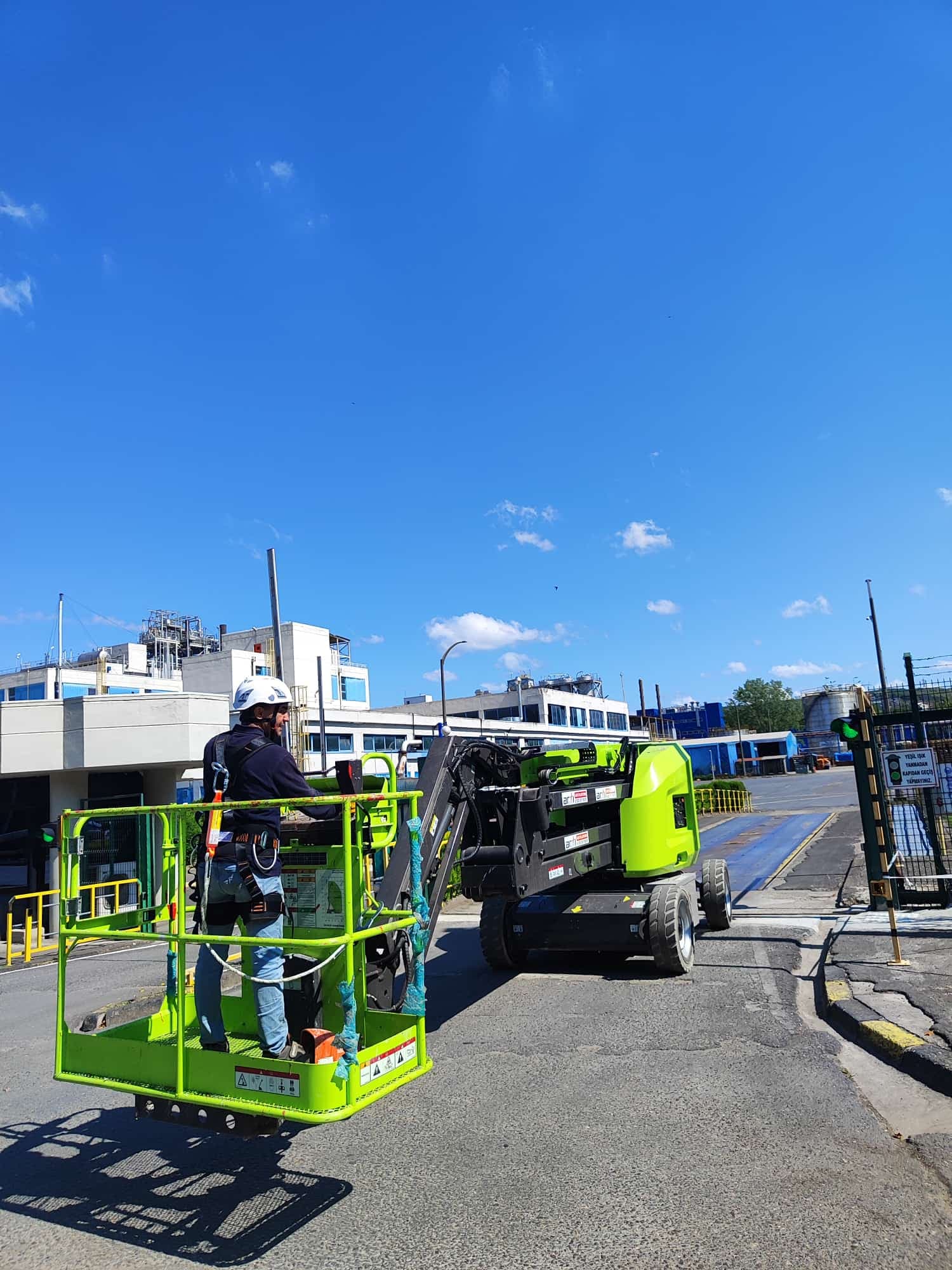 Bozüyük Yeni Fabrika Yatırımları İçin İnşaat Platform Kiralama saha detayı